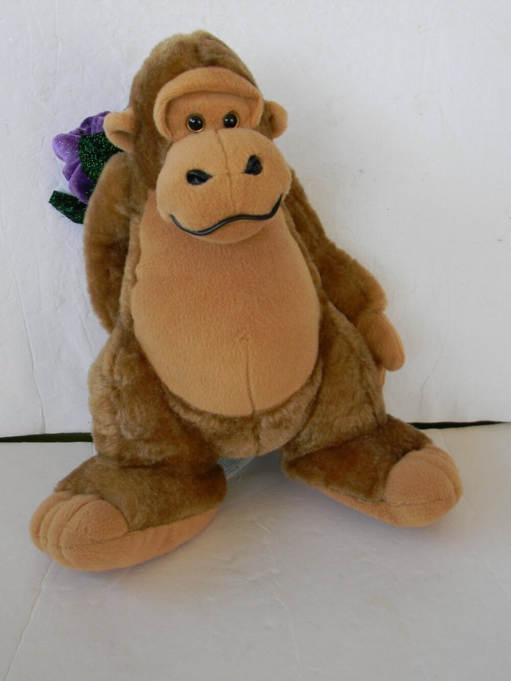 KIDS OF AMERICA 2002 MONKEY CHIMP W/PURPLE ROSE FLOWER BEHIND GOOD SHAPE!